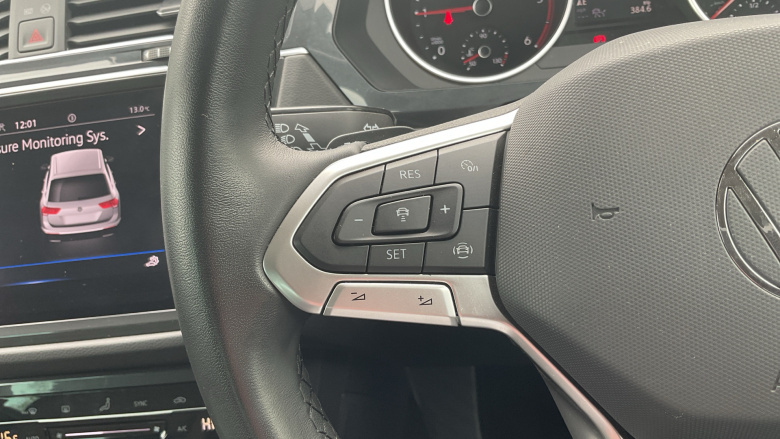 Volkswagen Tiguan 2.0 TDI Life 5dr DSG Diesel Estate
